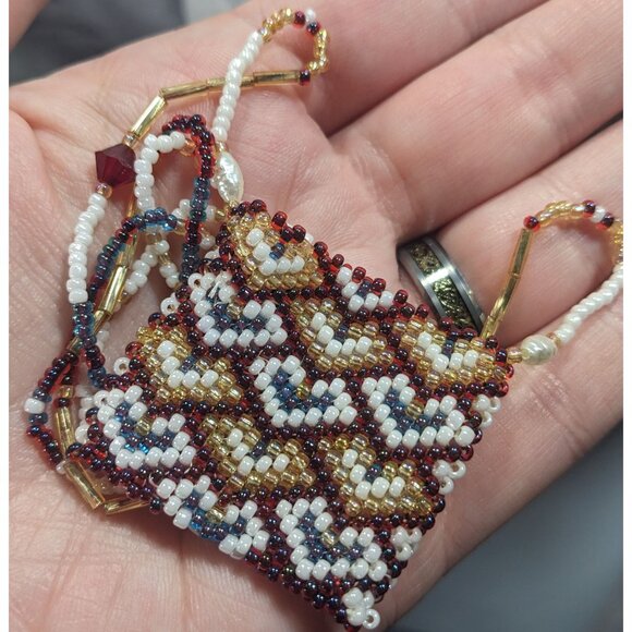 Hand Beaded Glass Amulet Bag Necklace With Heart Pattern - Picture 7 of 7